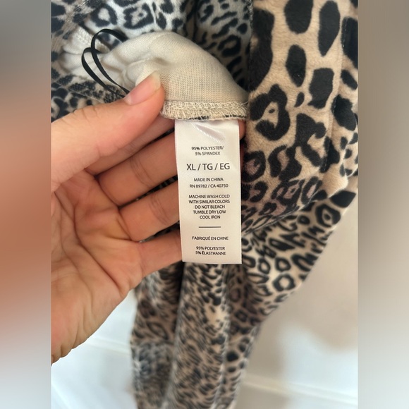 Natori Cheetah Lounge Pant - Picture 14 of 14